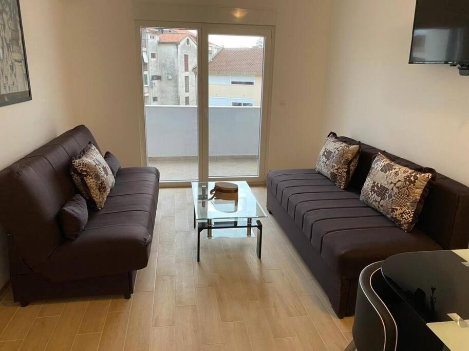 Lovely Near Center Apartment